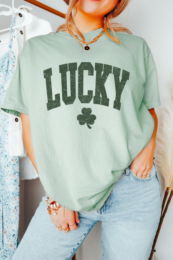 Lucky T-shirt - distressed (Comfort Colors)