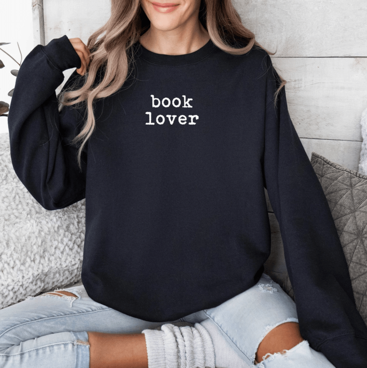 BOOK LOVER PULLOVER , graphic pulllover , It's NOMB , COZY GRAPHIC PULLOVER, COZY GRAPHIC SWEATSHIRT, graphic sweatshirt, SWEATSHIRTS, SWEATSHIRTS FOR BOOK LOVERS , It's NOMB , itsnomb.com